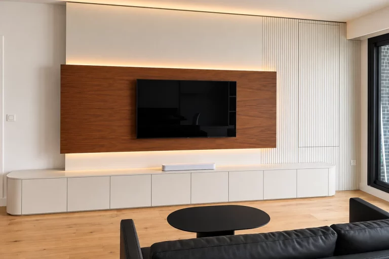Meuble TV et habillage mural sur mesure, AAEC Agencement